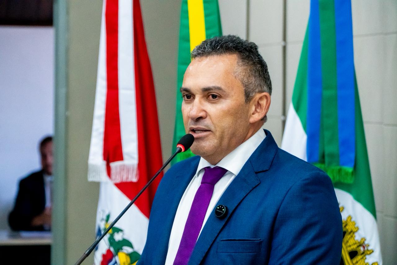 Vereador de Maceió defende solução para impasses sobre moradia e assistência na região do Village Campestre, no bairro Cidade Universitária